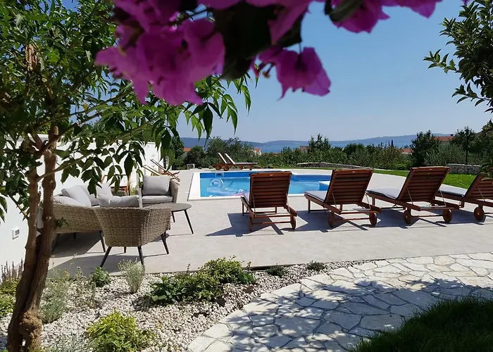 Mendula Villa *