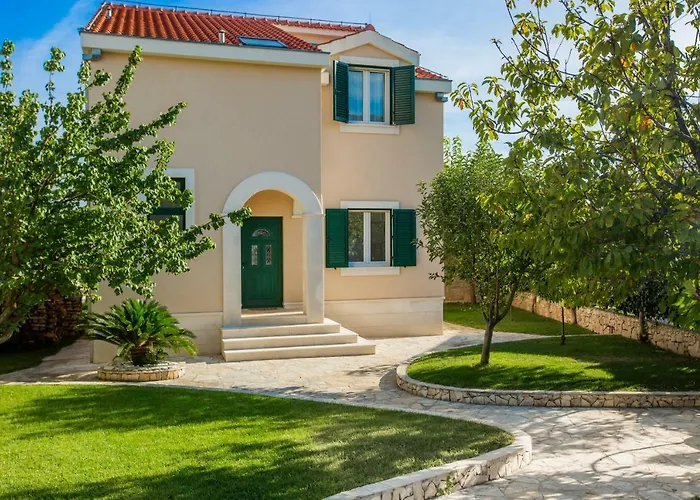 Mendula Villa *