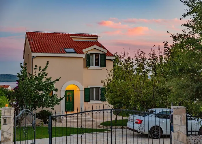 Mendula Βίλα Kaštela